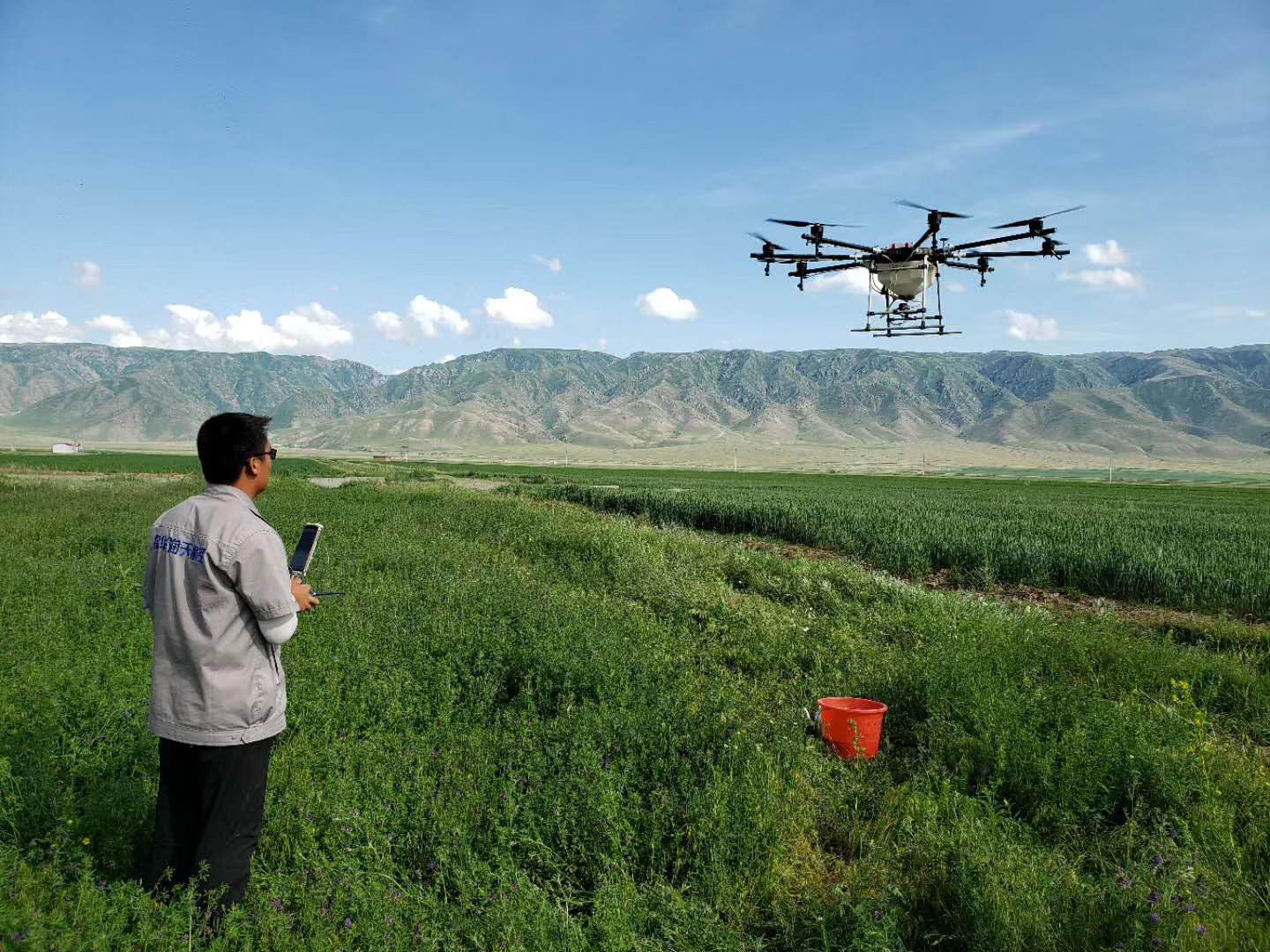 無人機(jī)培訓(xùn)機(jī)構(gòu)提醒您——無人機(jī)要及時(shí)登記！違者最高罰十萬！