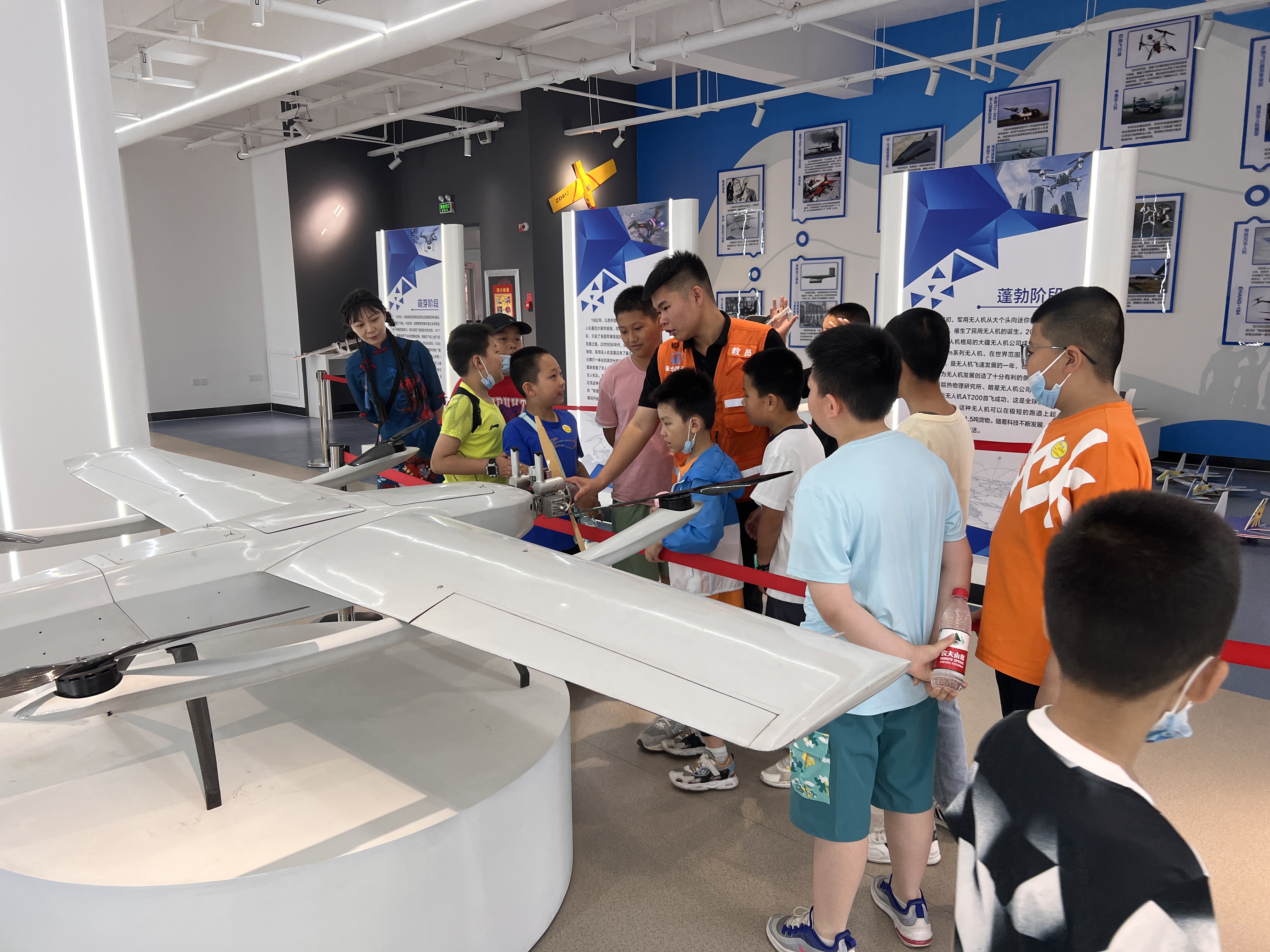 青少年無人機培訓 青少年無人機培訓班開課啦