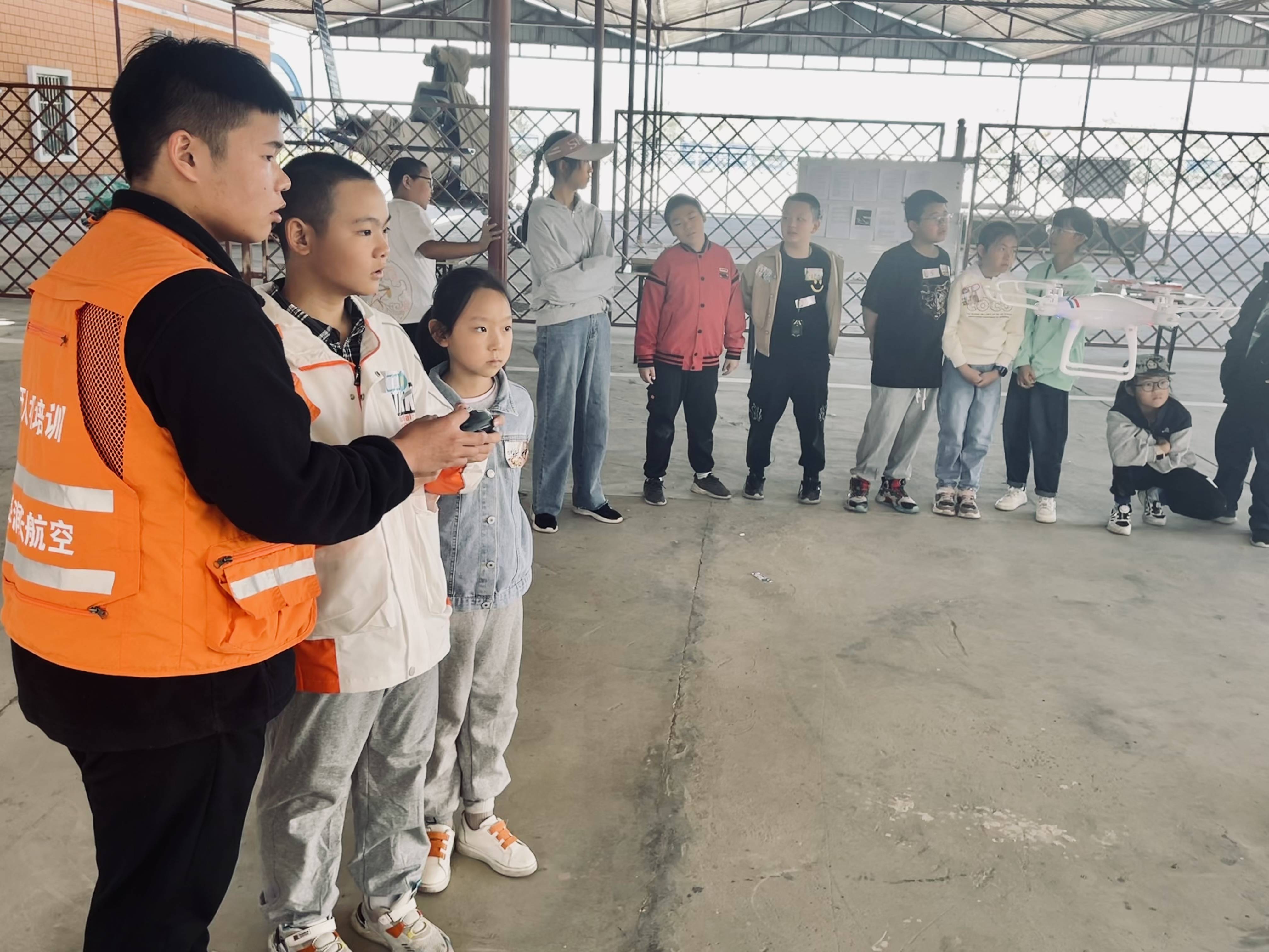 青少年無人機航模培訓