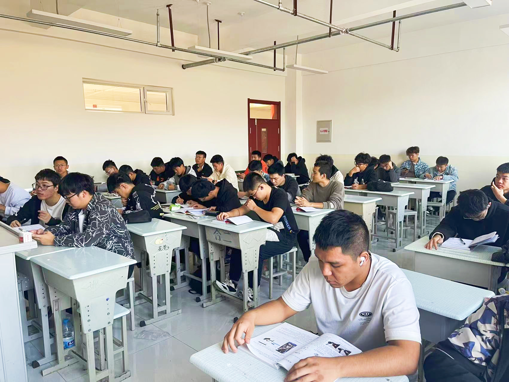 充滿學習樂趣，一起挑戰(zhàn)青少年無人機培訓！