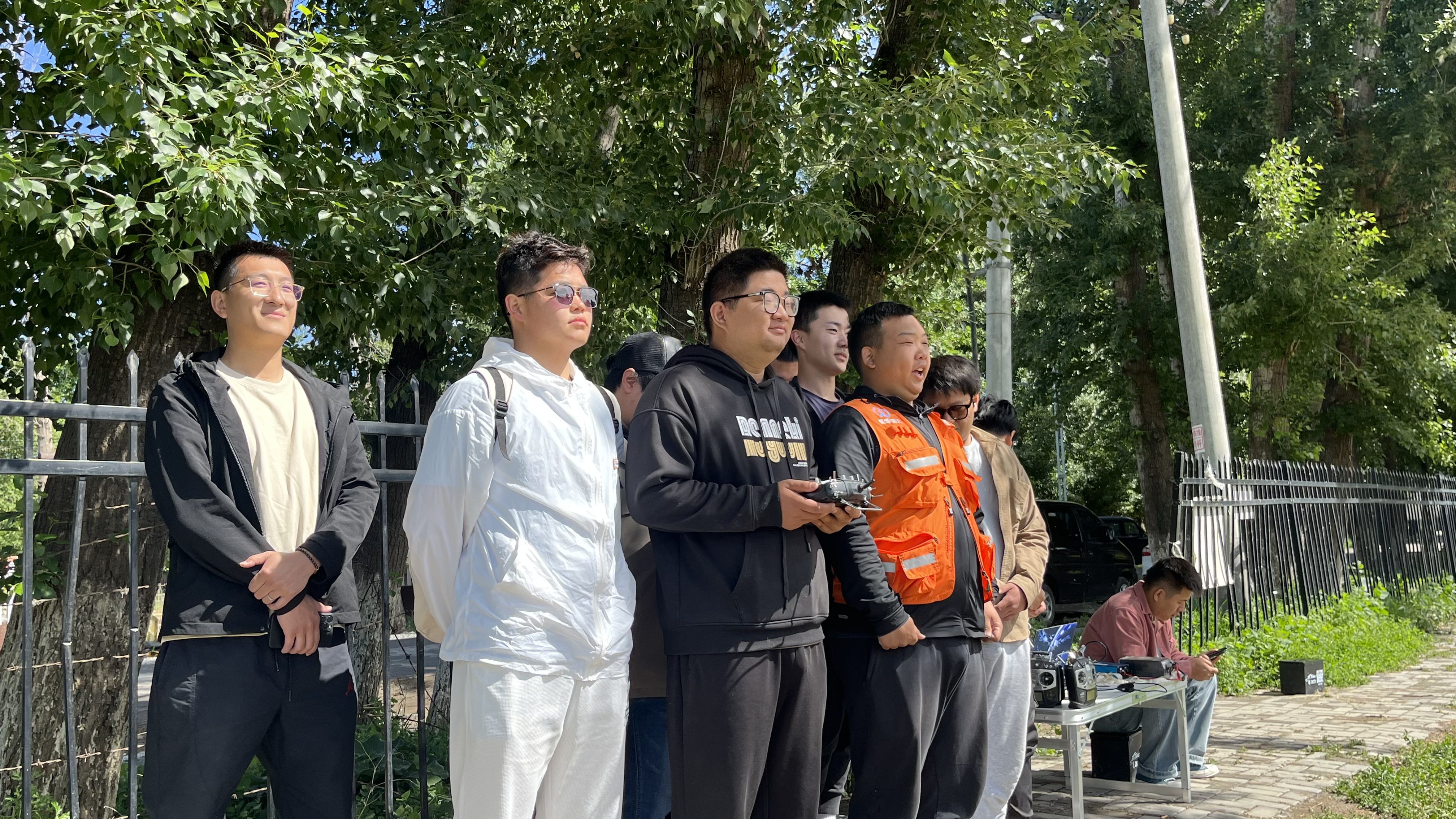 新疆青少年無人機培訓(xùn)基地:翱翔天際,科技夢想從這里起飛!-新疆保華潤天航空