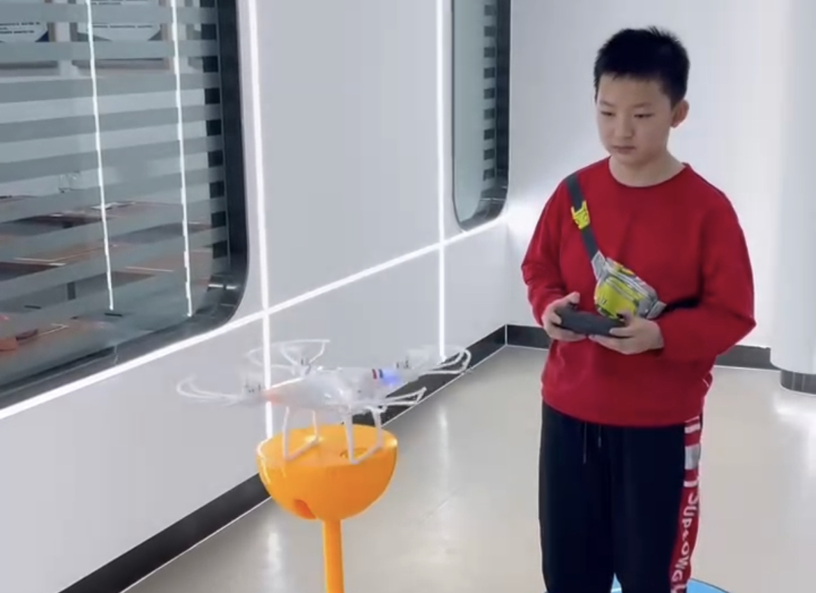 新疆保華潤天航空:青少年無人機學習班成教育熱點