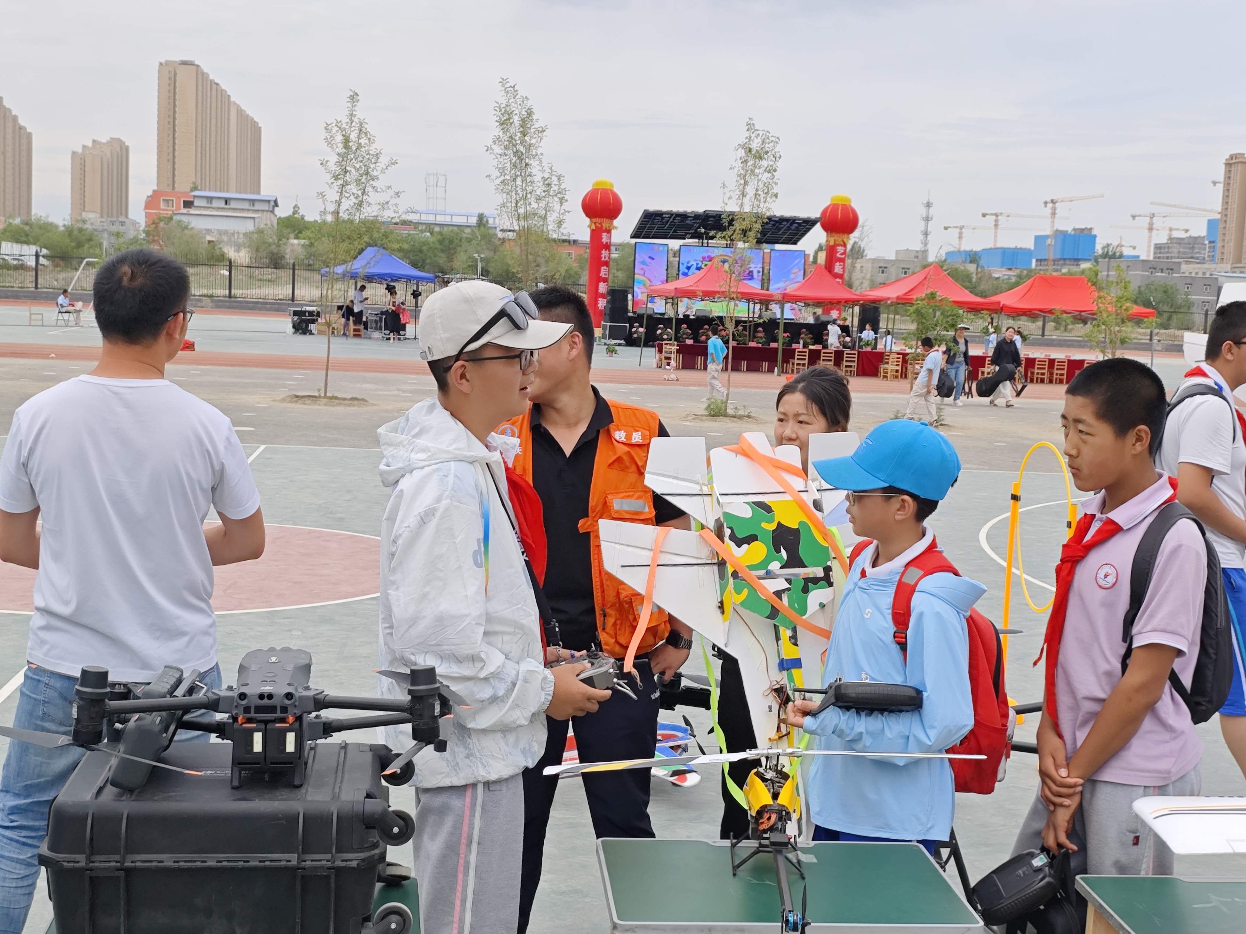 【新疆保華潤天航空】科技改變命運：無人機技能成中考加分新途徑，家長學生必看