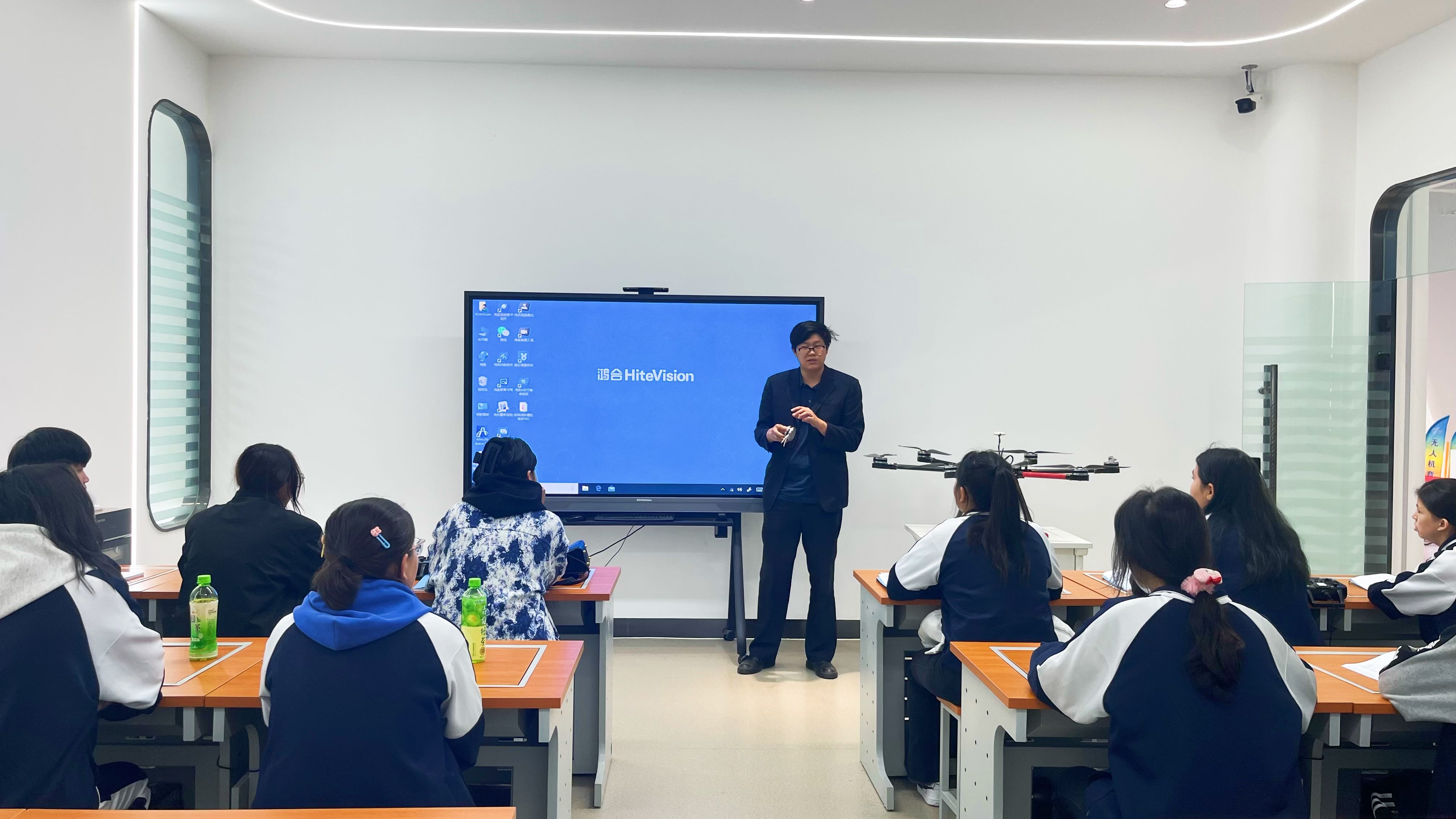 新疆保華潤天航空青少年無人機培訓(xùn):投資孩子的未來從了解收費開始!