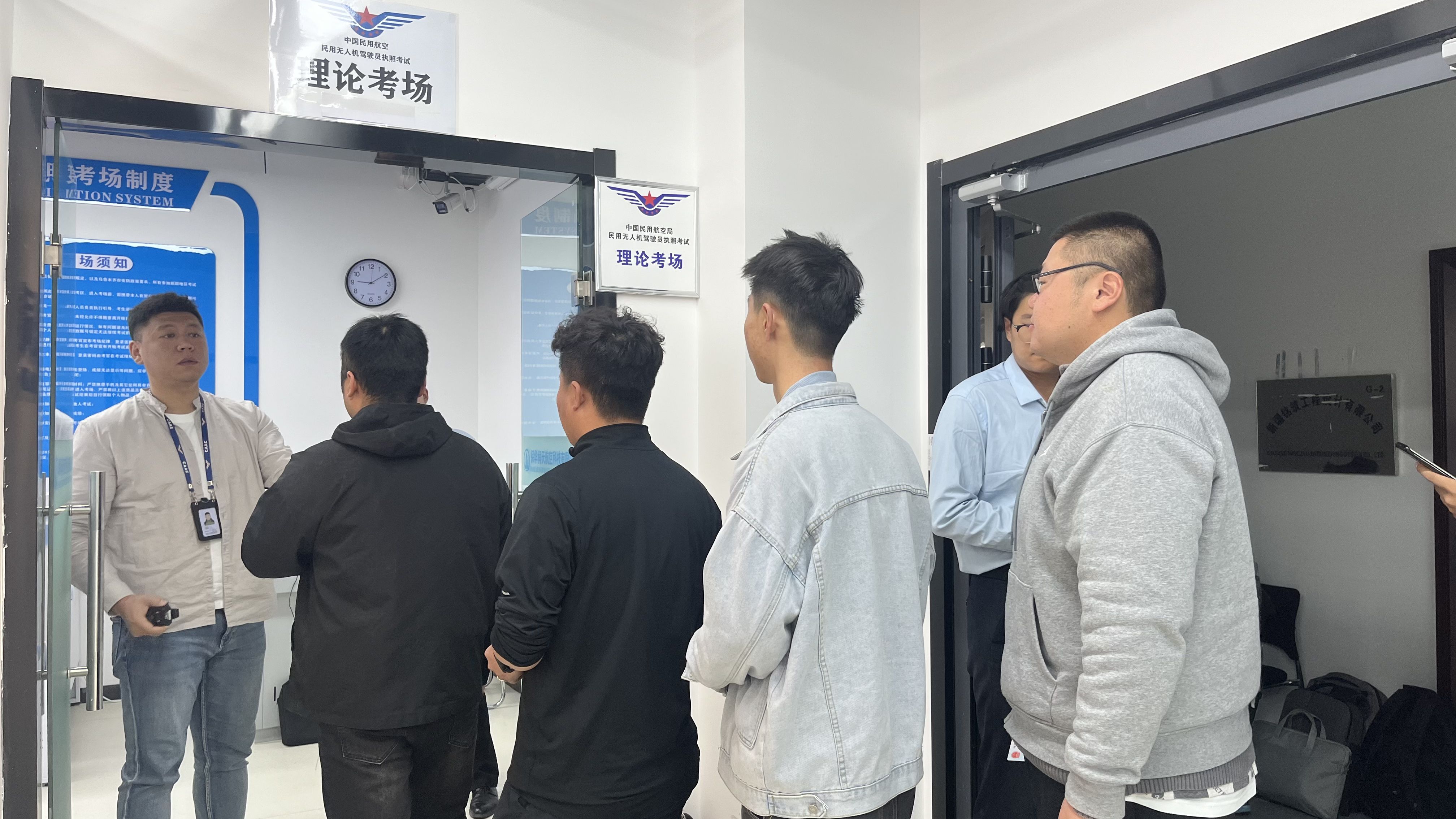 【新疆無人機培訓】保華潤天揭秘:多旋翼視距內無人機執照的價值