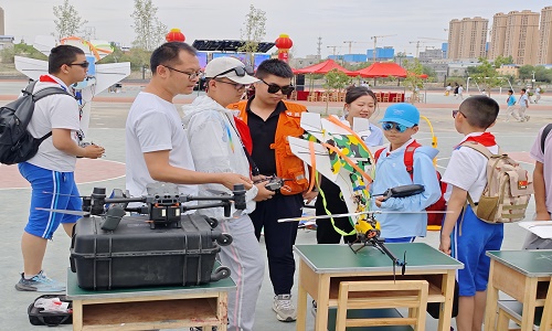 新疆青少年無人機(jī)培訓(xùn)教育:保華潤天航空引領(lǐng)未來