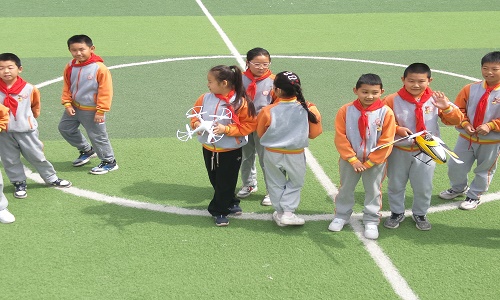 學無人機能給孩子帶來什么?家長必知的無人機教育六大優勢!【新疆保華潤天無人機培訓】