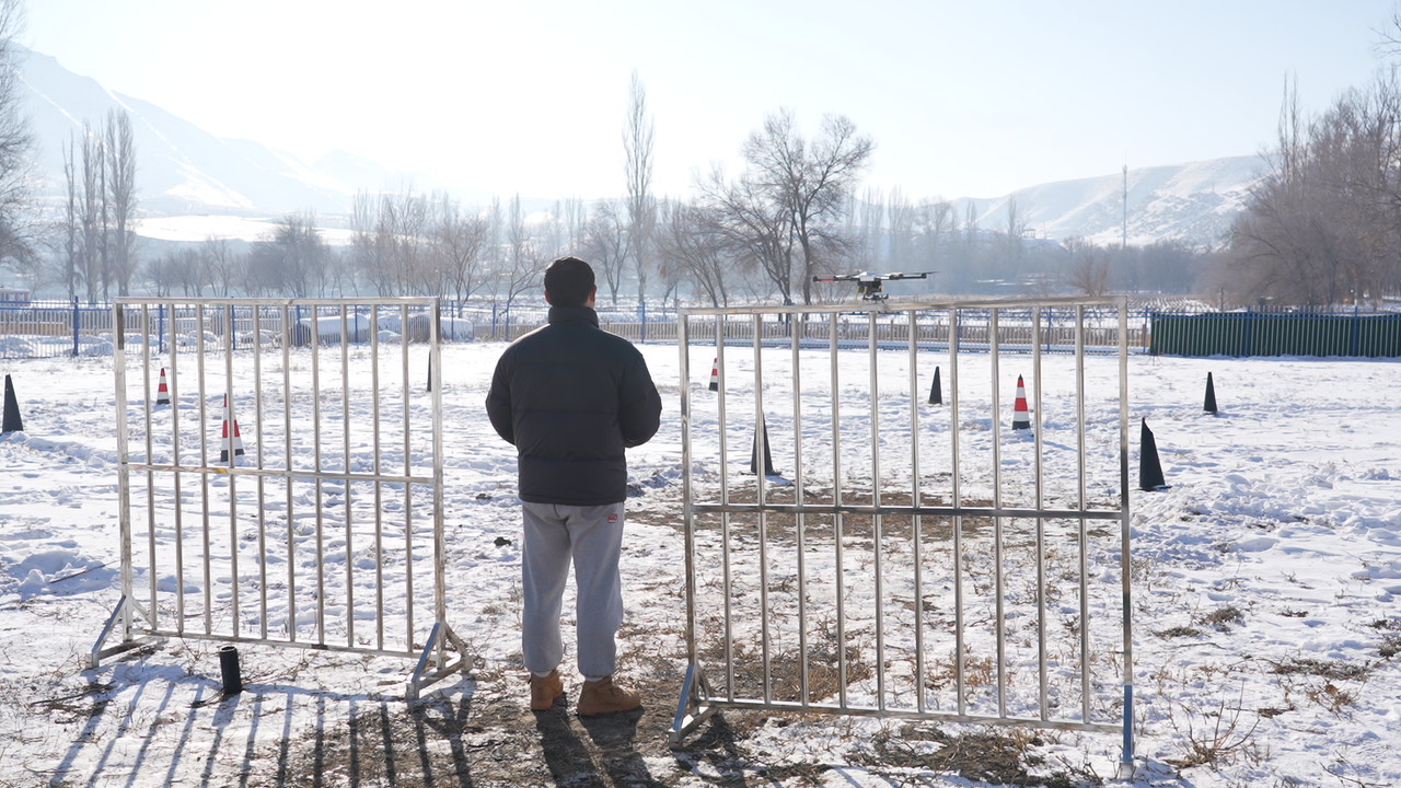 新疆無人機(jī)培訓(xùn)考證首選保華潤(rùn)天航空,成就你的飛行夢(mèng)!