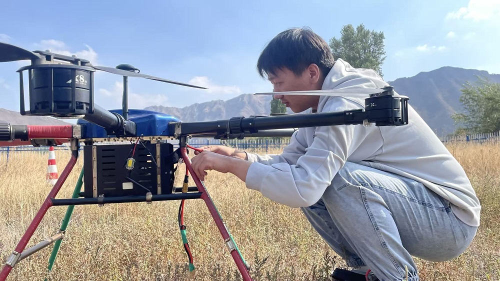 無人機(jī)在新疆的就業(yè)好嗎？保華潤天航空助力飛手搶占低空經(jīng)濟(jì)先機(jī)