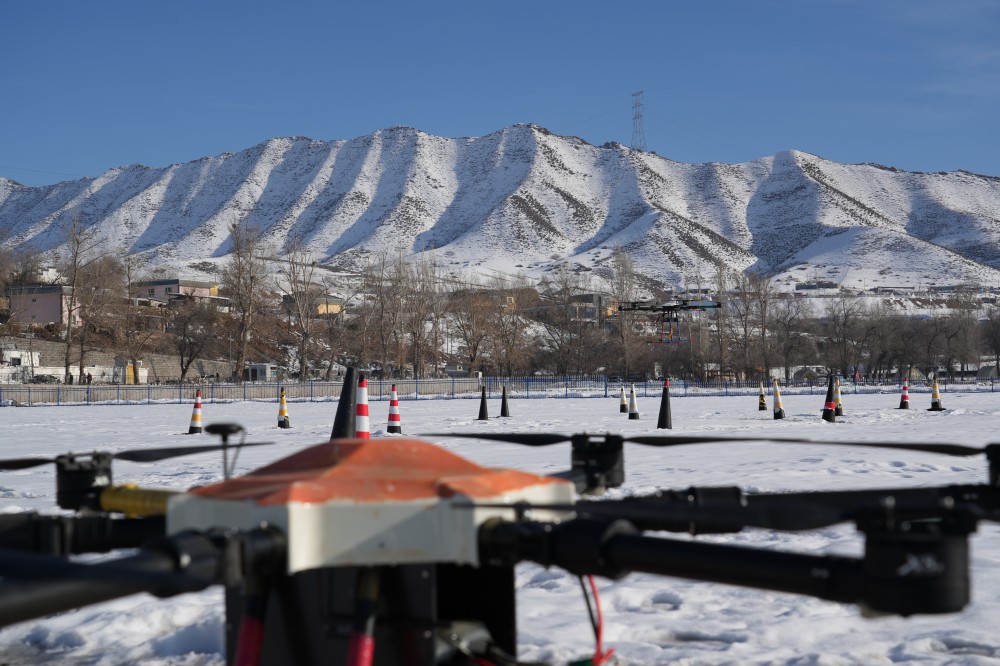 新疆無(wú)人機(jī)駕照好考嗎?保華潤(rùn)天03考點(diǎn)名師一對(duì)一